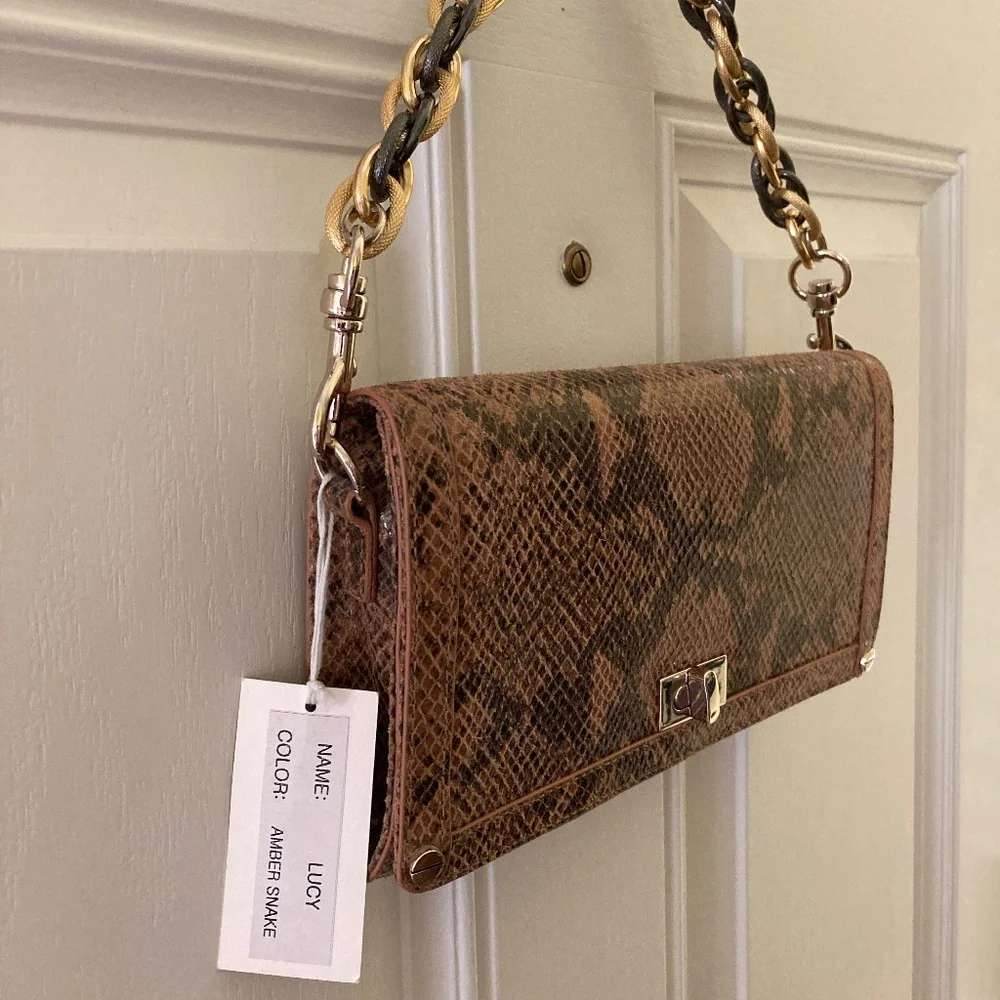 Alexis Hudson beautiful clutch