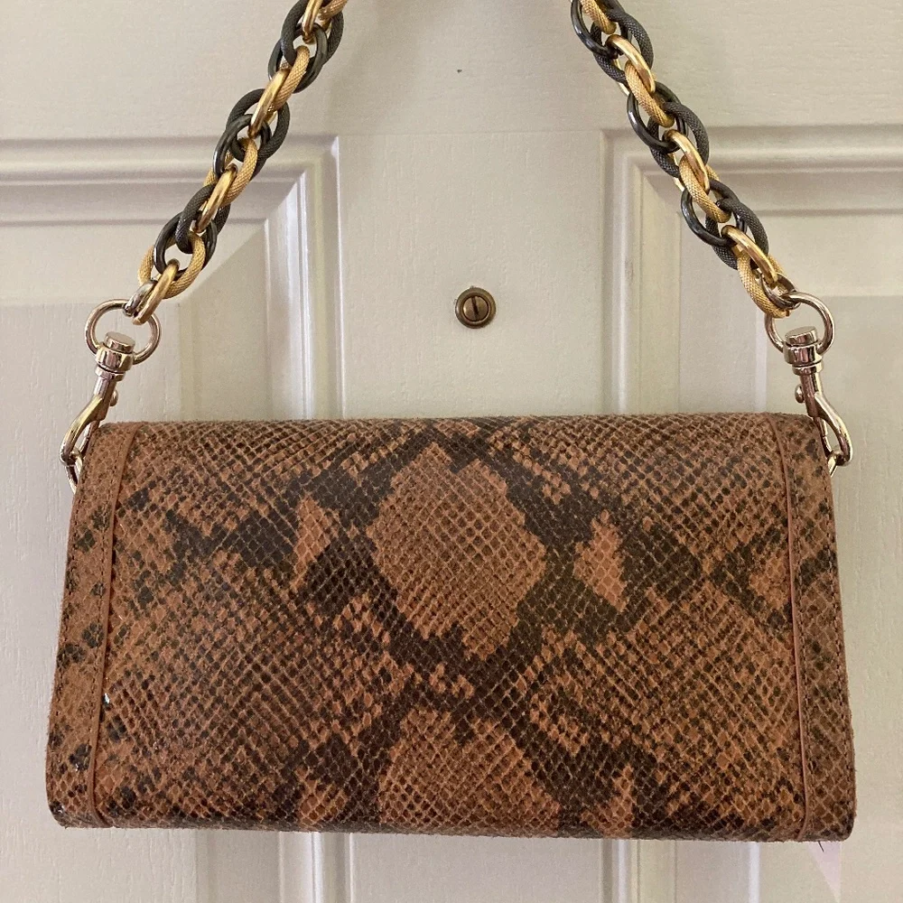 Alexis Hudson beautiful clutch