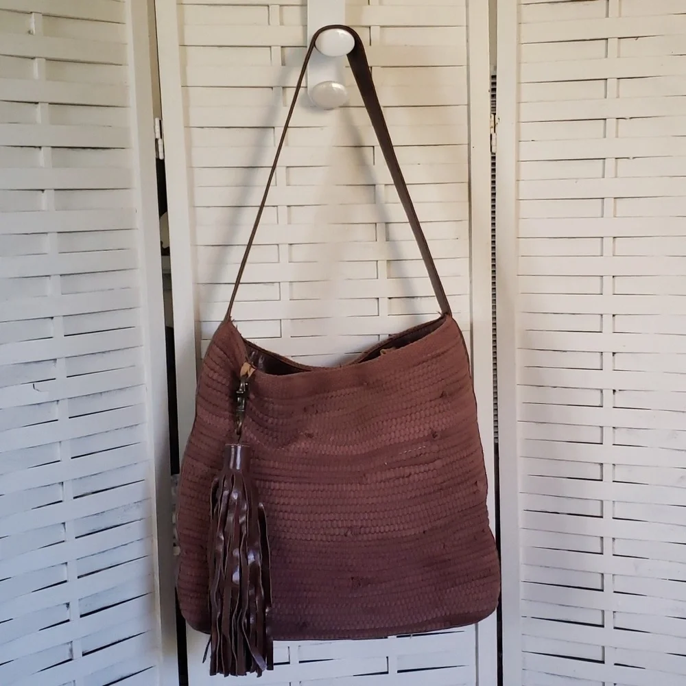 Threads of Evolution Malibu Hobo brown shoulder Chindi rug bag