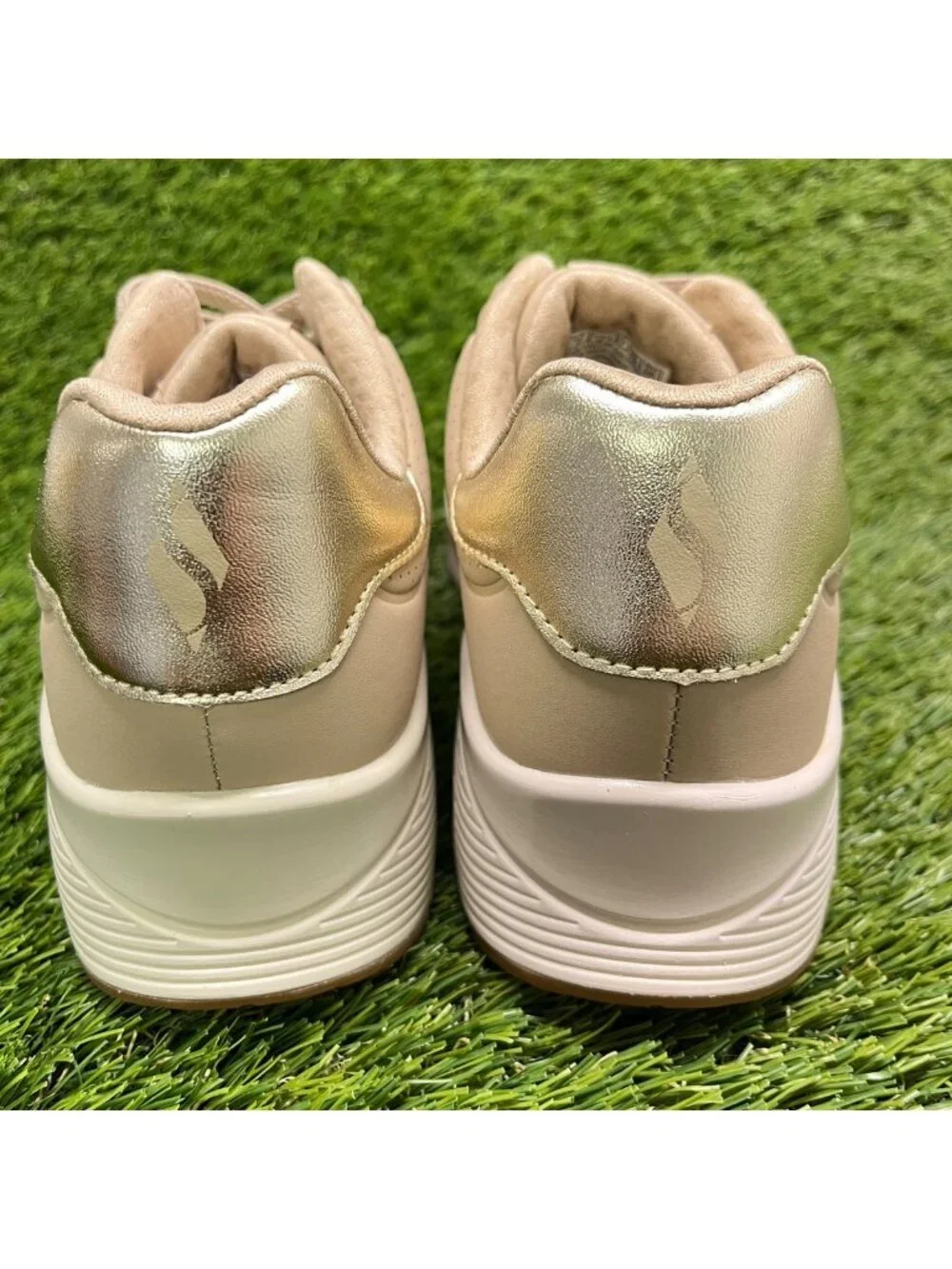 Skechers please review