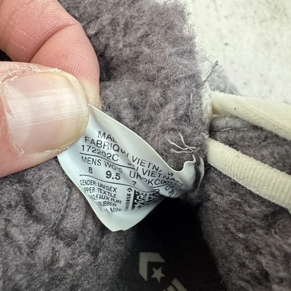 Converse size standard
