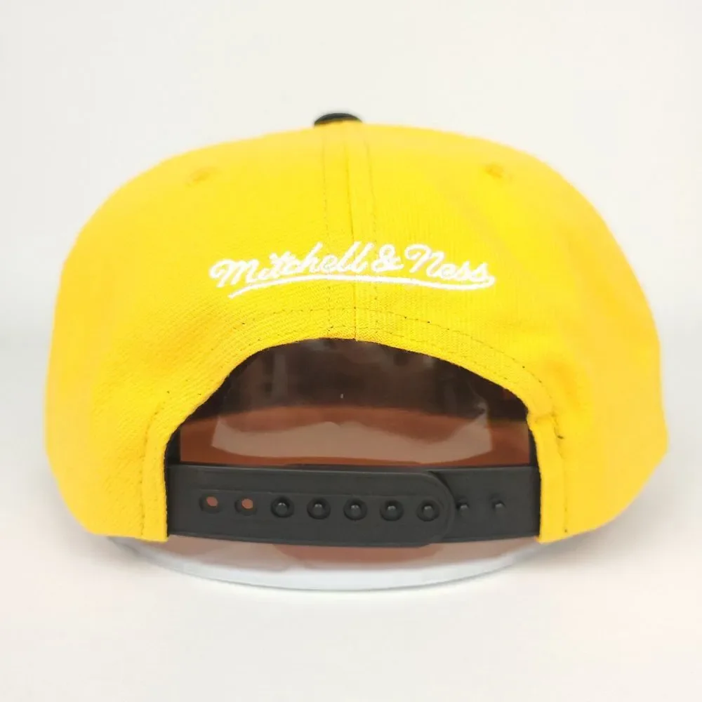 Mitchell & Ness have side