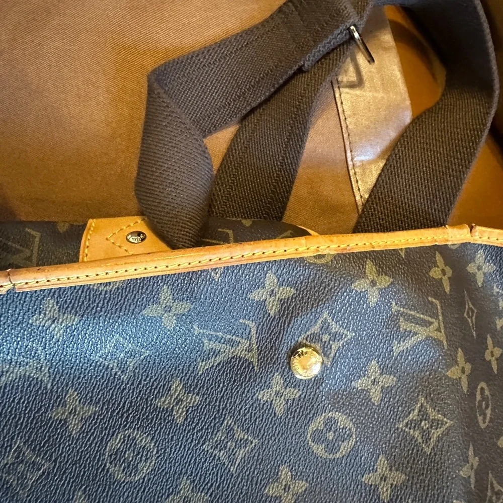 Louis Vuitton reposhing this
