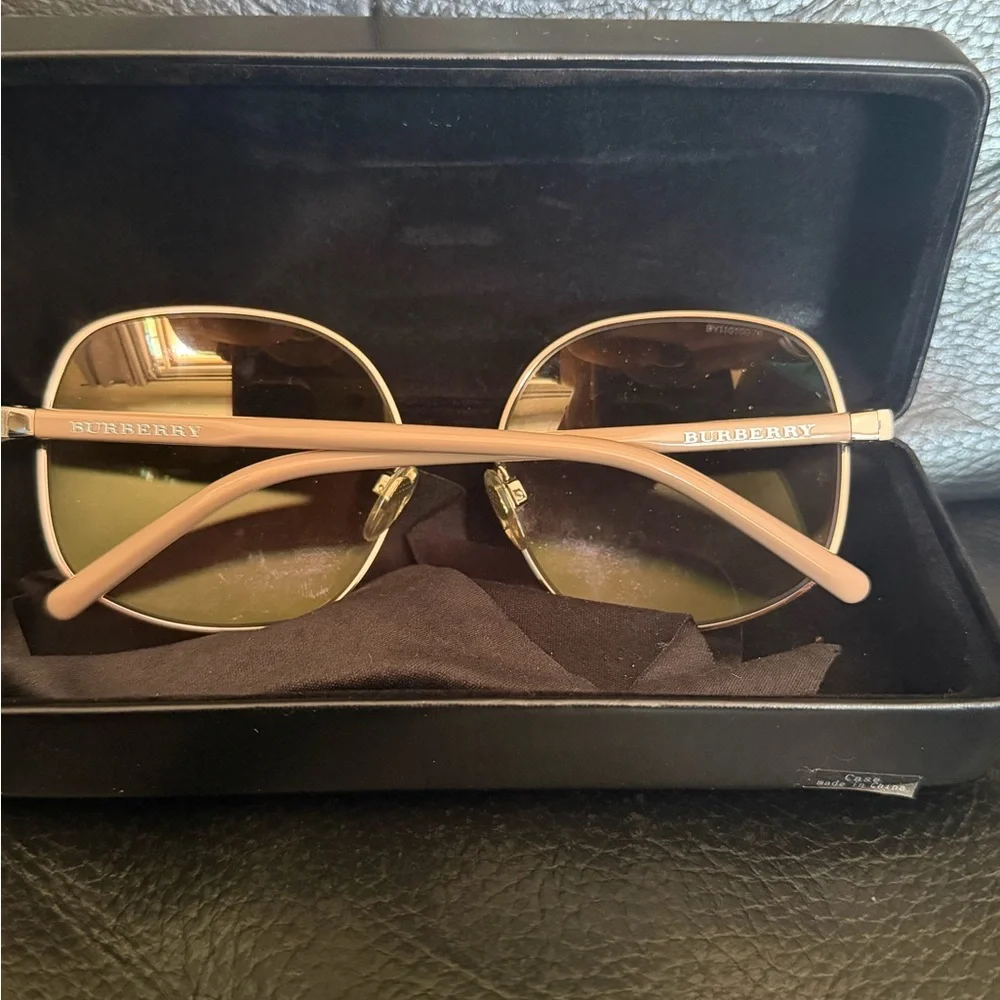 Burberry stylish authentic