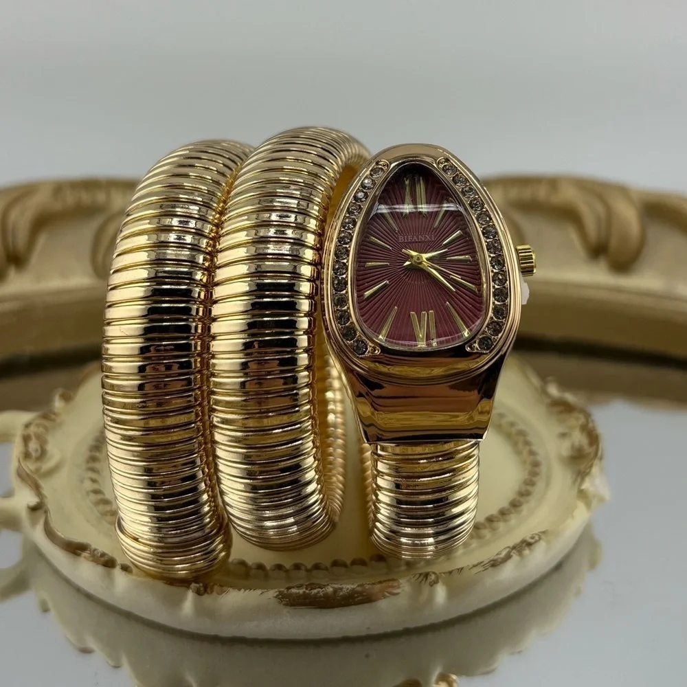 Anthropologie elegant serpentine