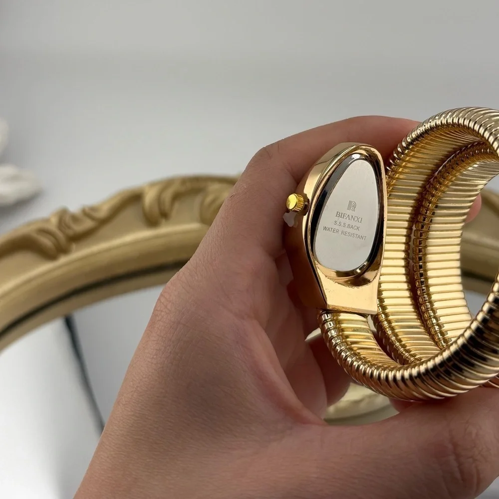 Anthropologie elegant serpentine