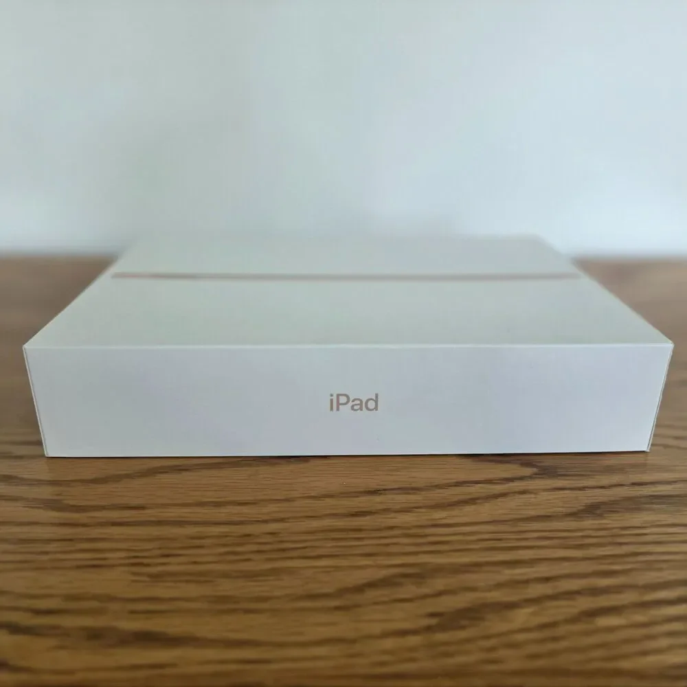 Apple empty box
