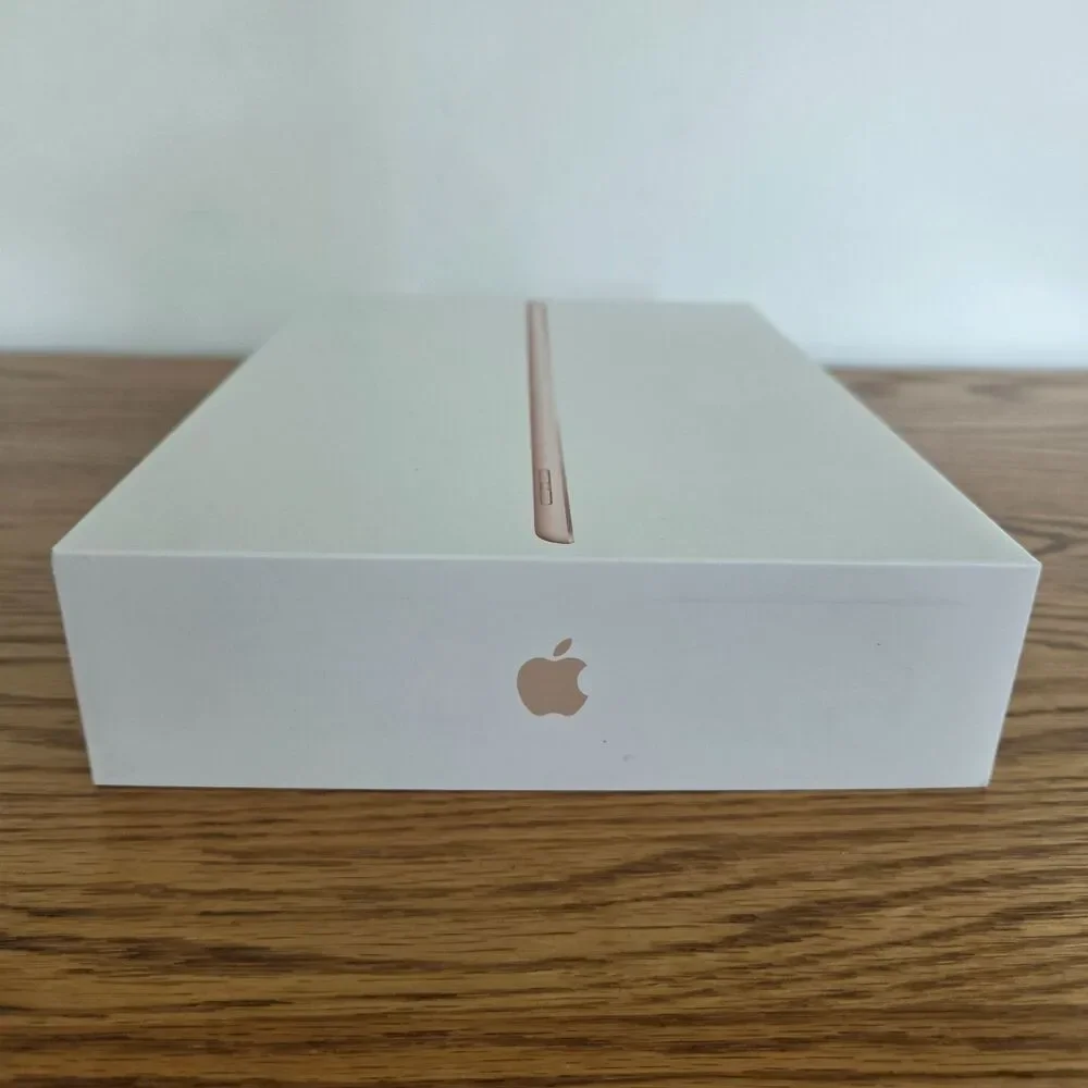 Apple empty box