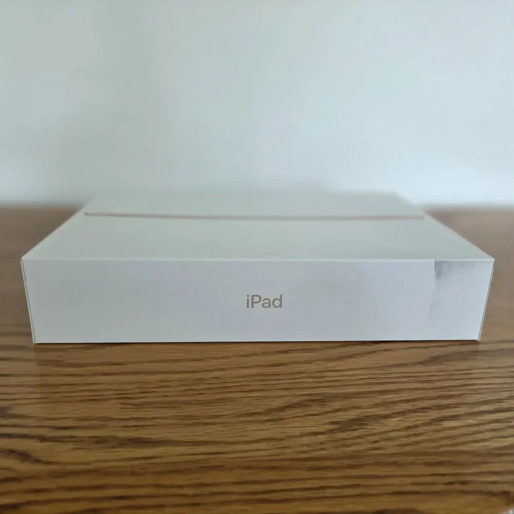 Apple empty box