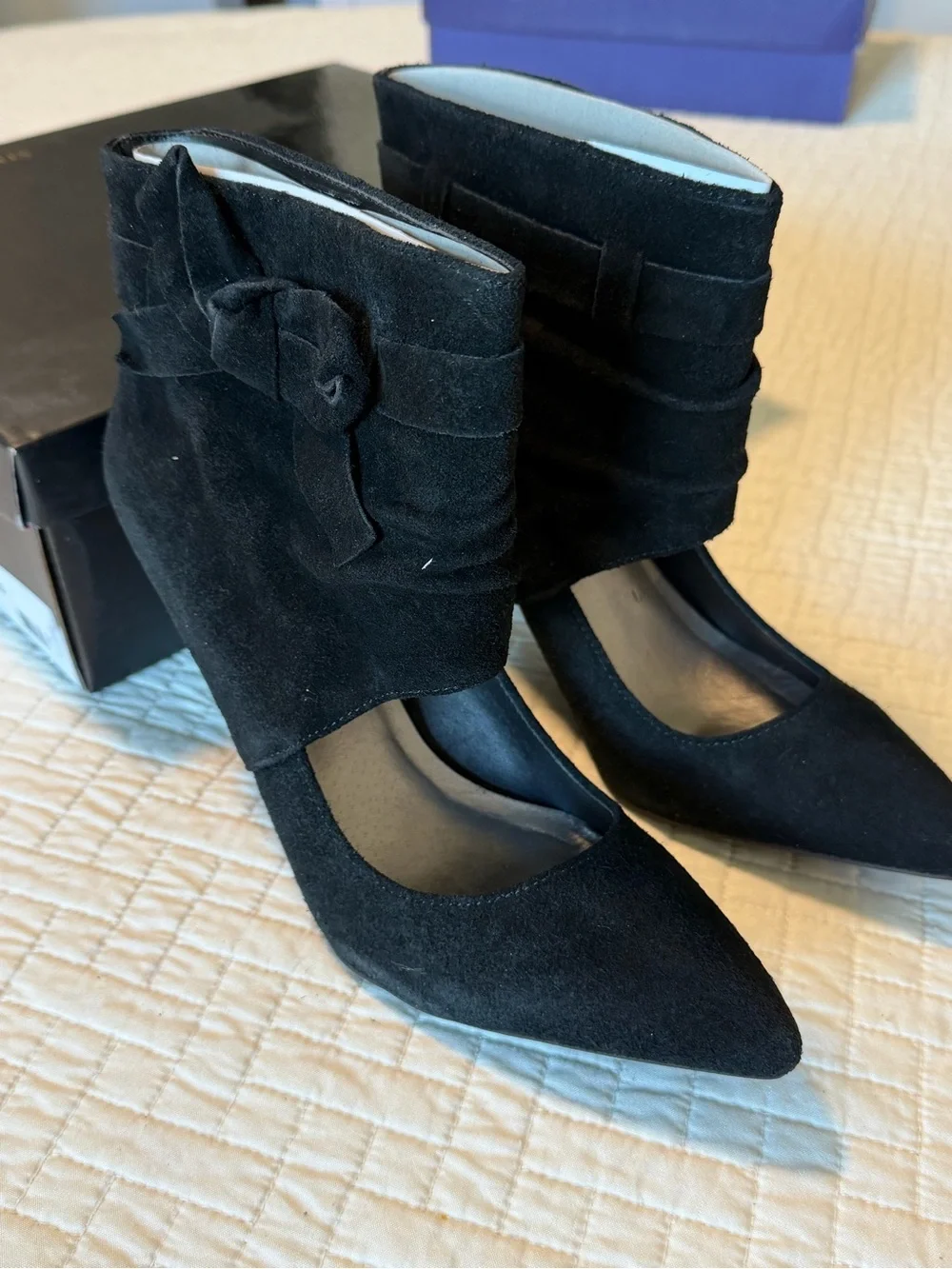 Steve Madden Black Suede Pointed-Toe Ankle Pumps with Bow Cuff