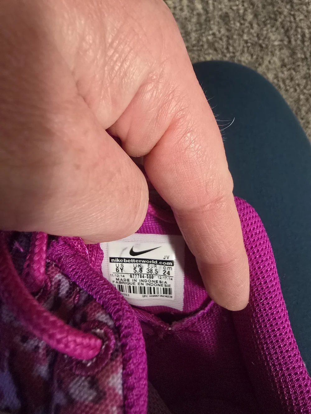 Nike Roshe Run Print Girls 6Y Pink Magenta White 677784-500 Sneakers