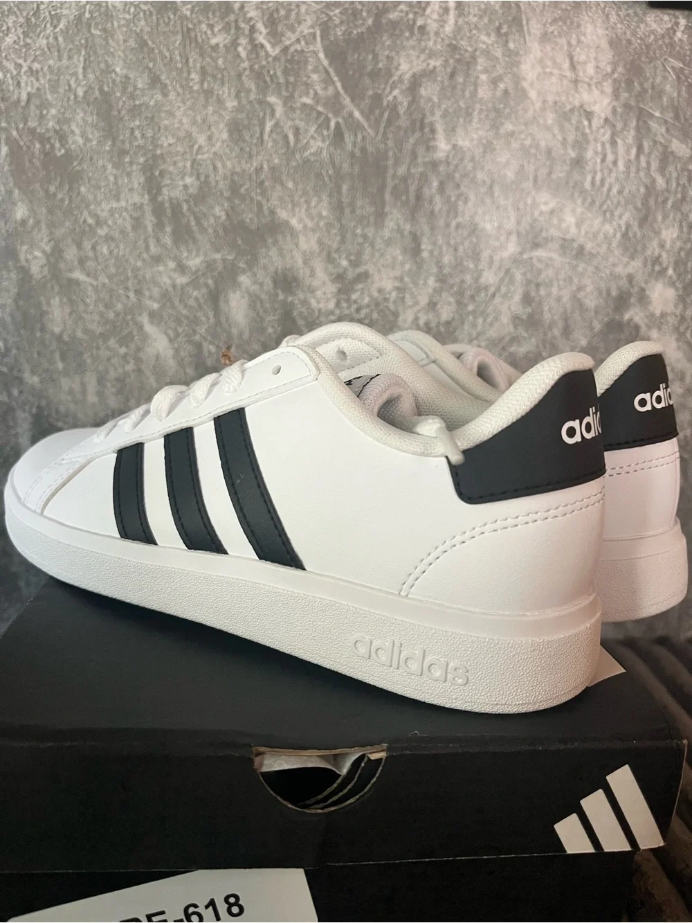 adidas Kids White Sneakers with Black Stripes grand court unisex 4.5