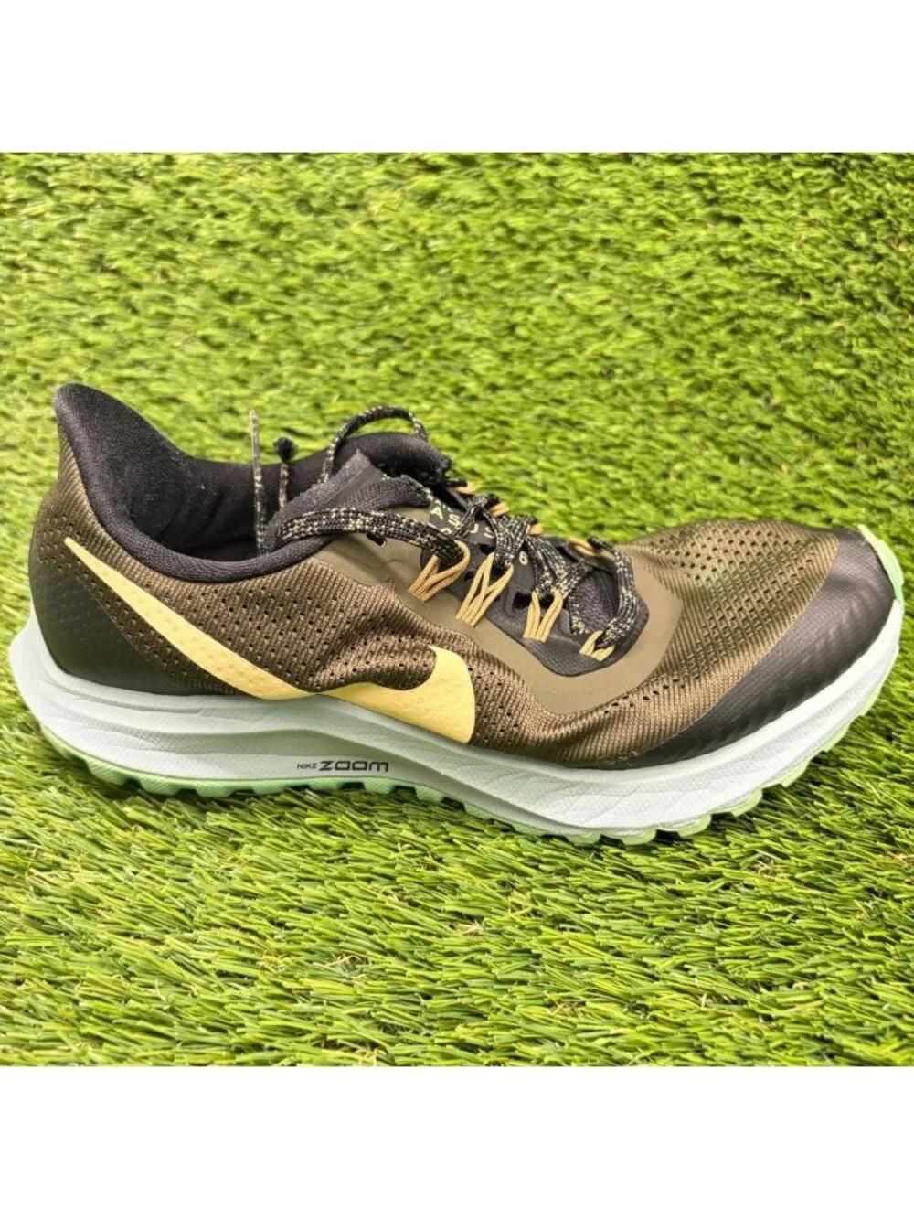 Nike Air Zoom Pegasus 36 Womens Size 7 Green Athletic Running Shoes Sneakers