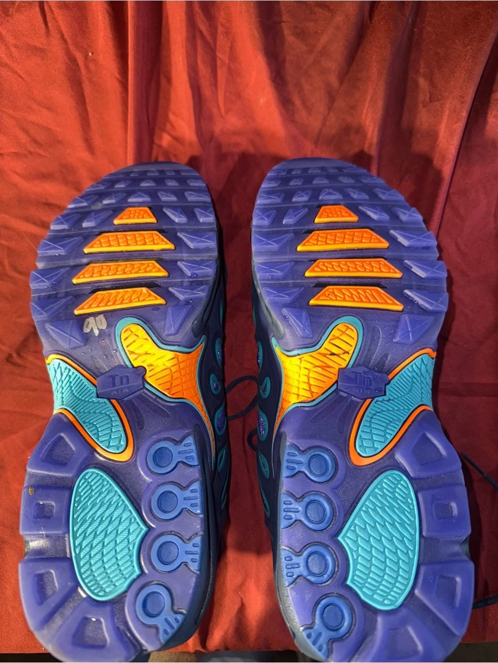 Nike bold wave