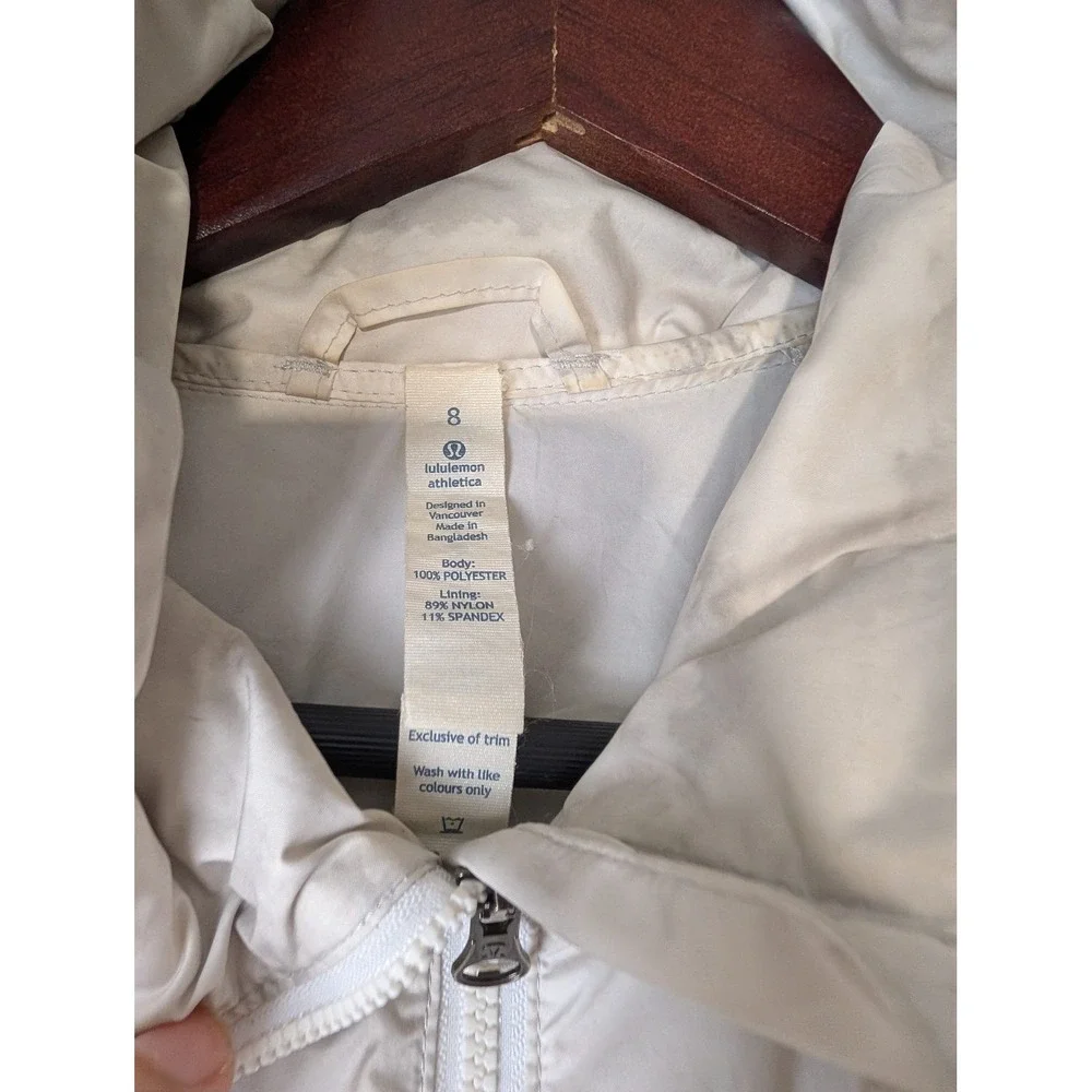 lululemon athletica under abstract