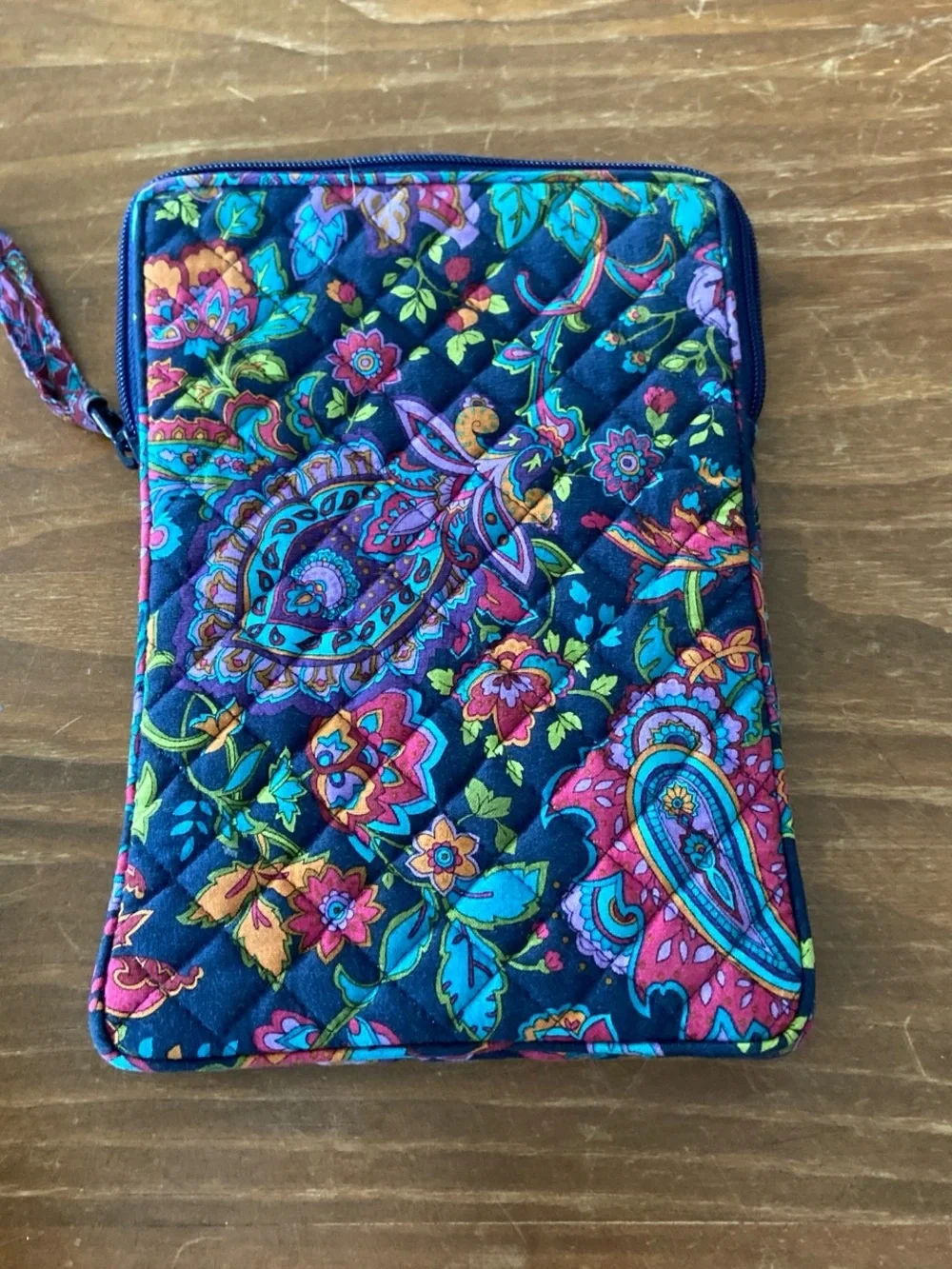 N/A quilted tablet