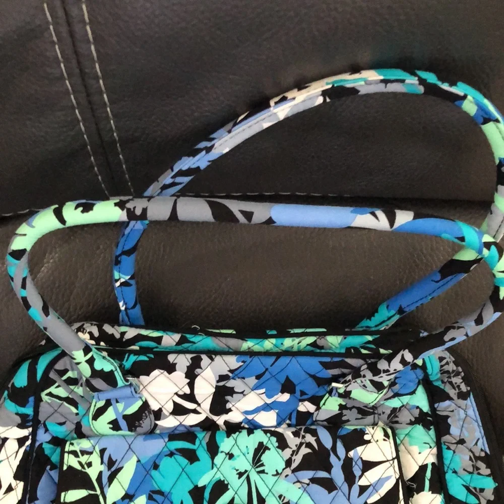 Vera Bradley has tags