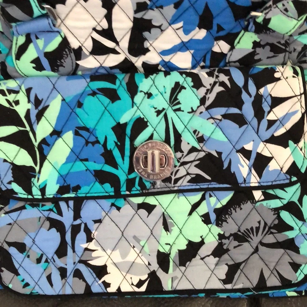 Vera Bradley has tags