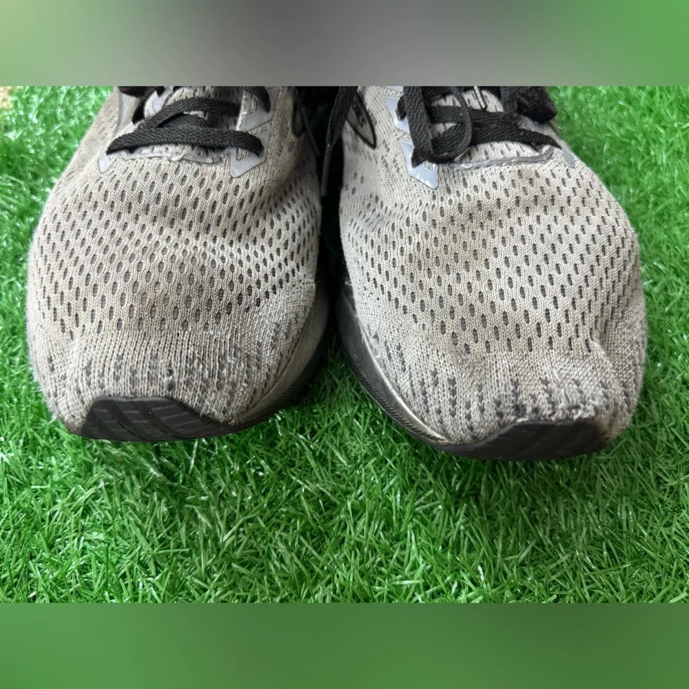 Brooks preowned gently