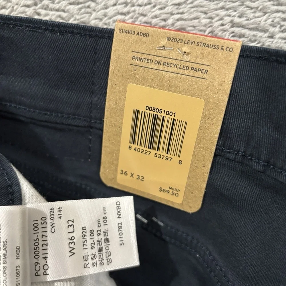Levis excellent very