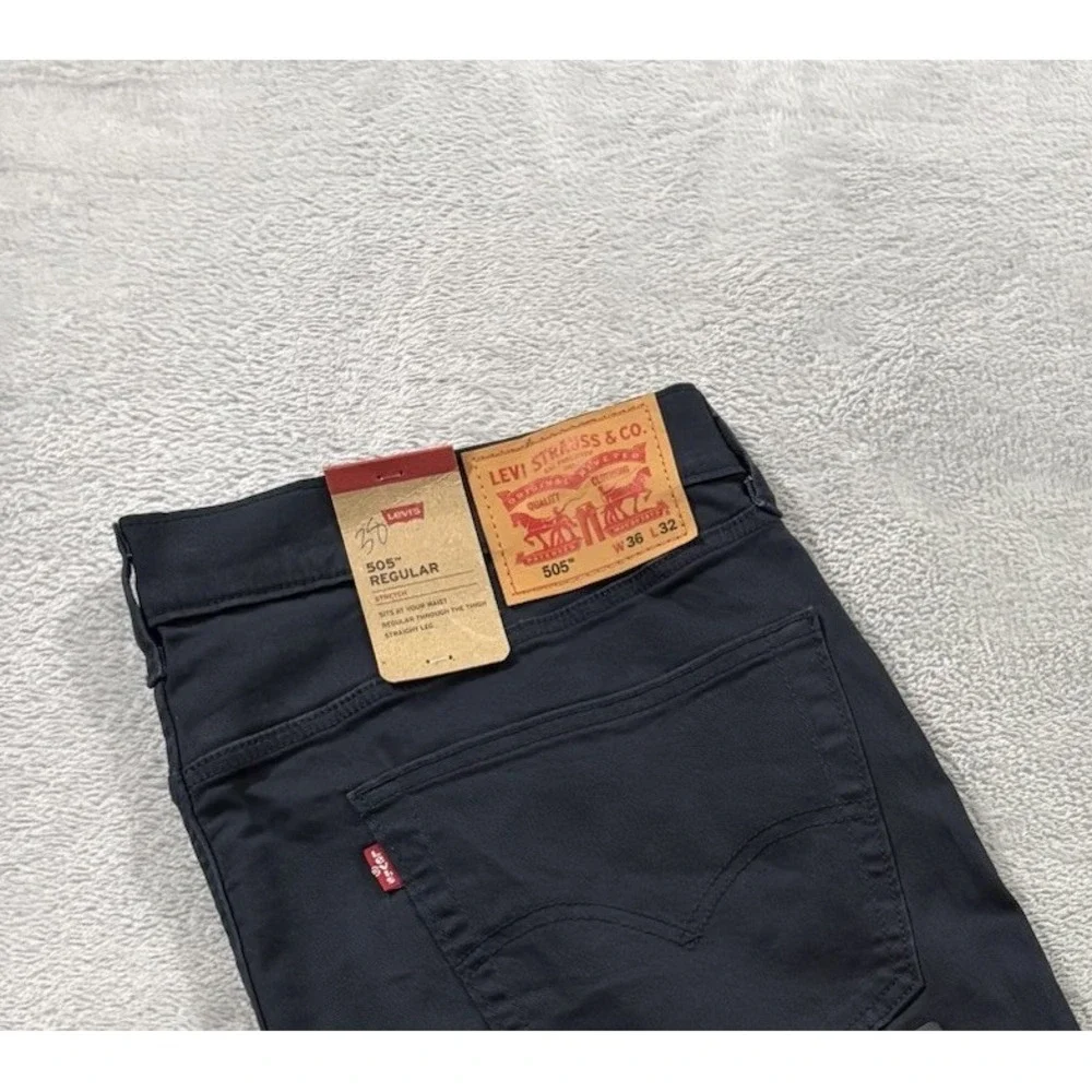 Levis excellent very