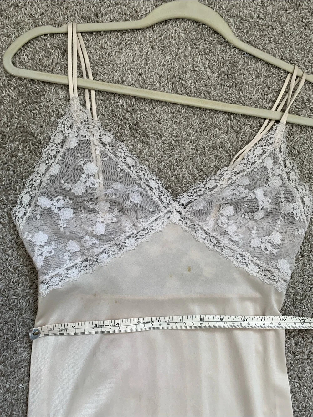 Vintage elegant cream