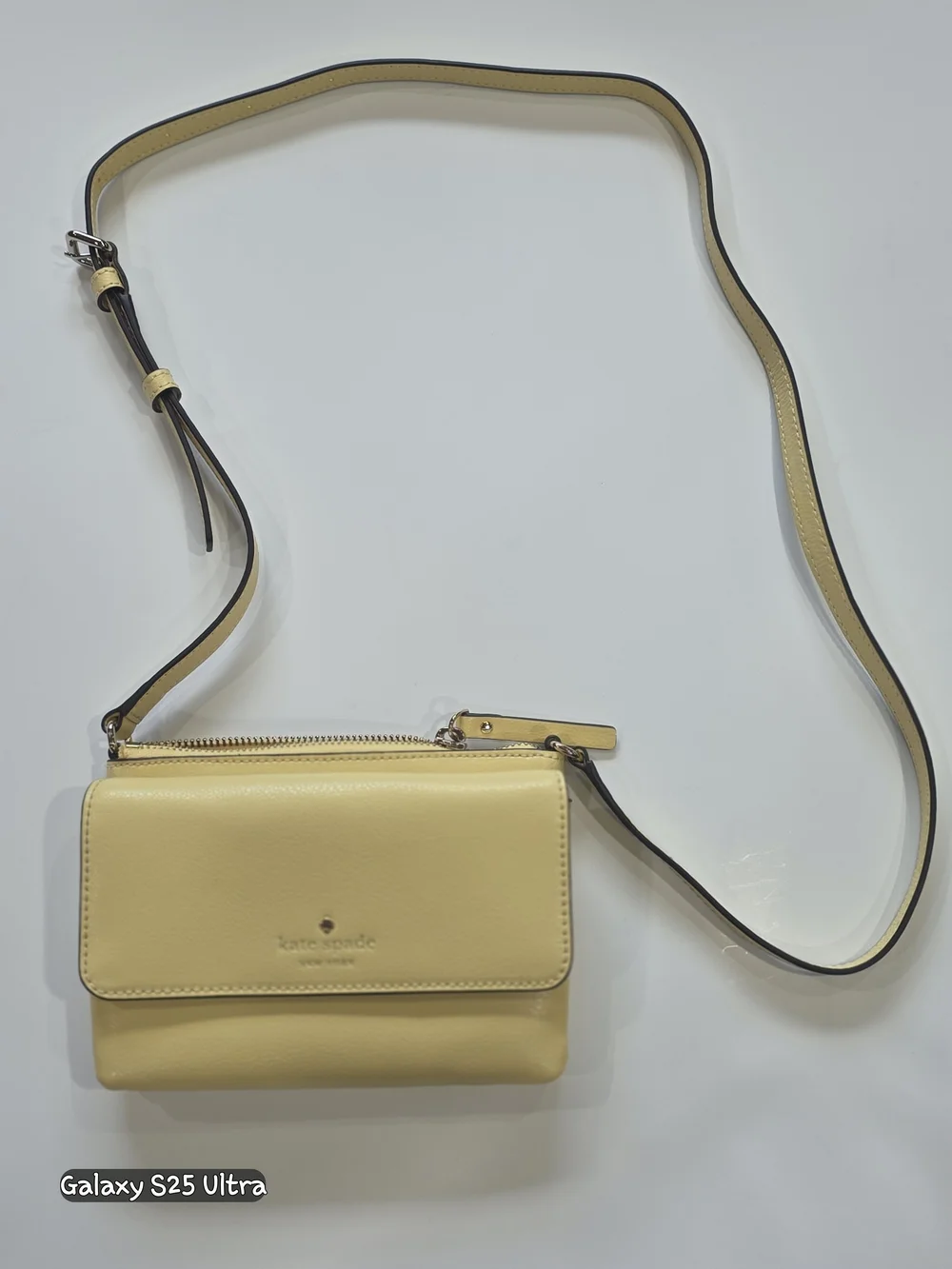 ♠️♠️Kate Spade Perry Saffiano Pale Yellow Leather Crossbody Wallet♠️♠️