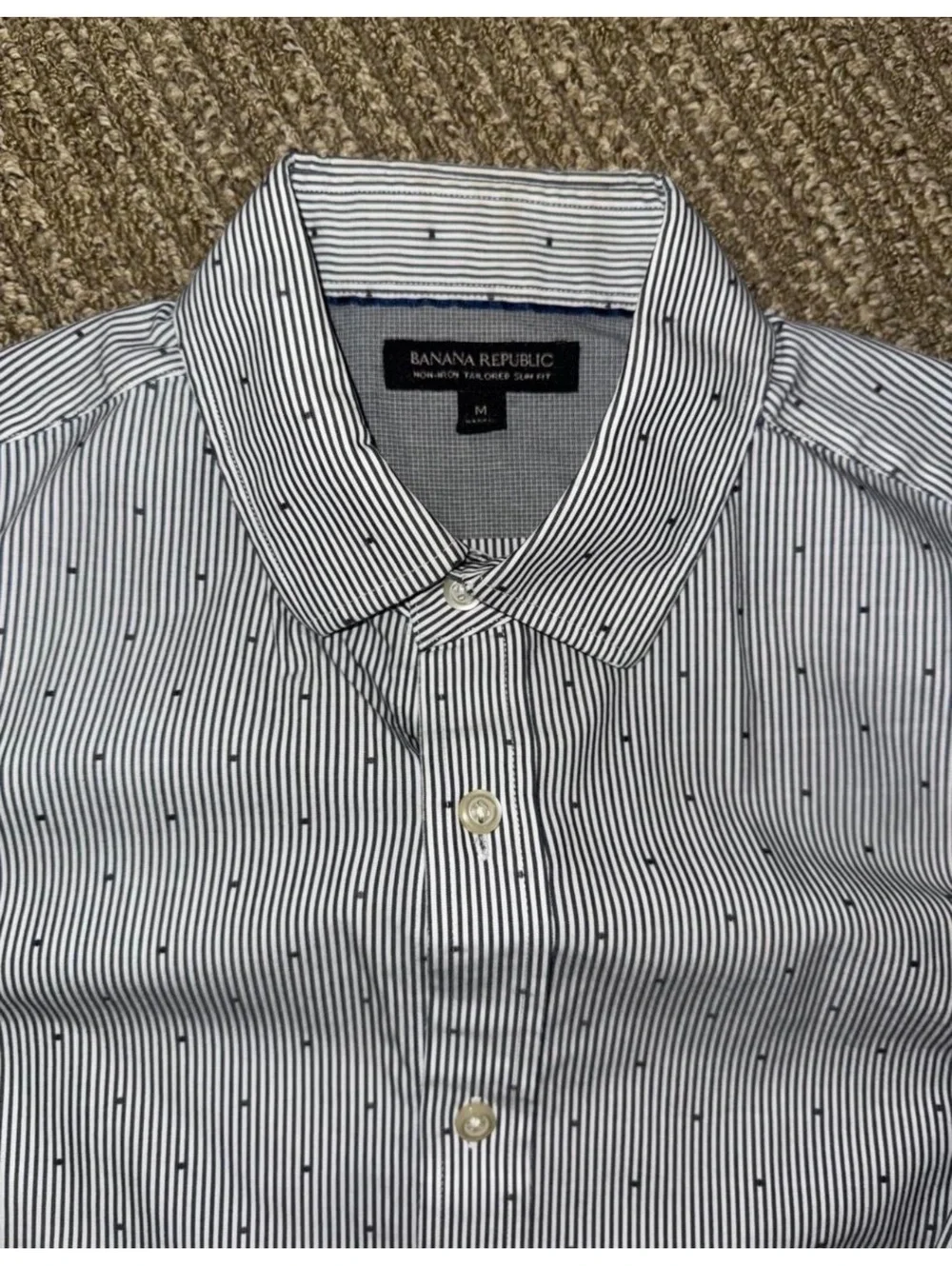 Men’s Banana Republic striped button up shirt Size Medium