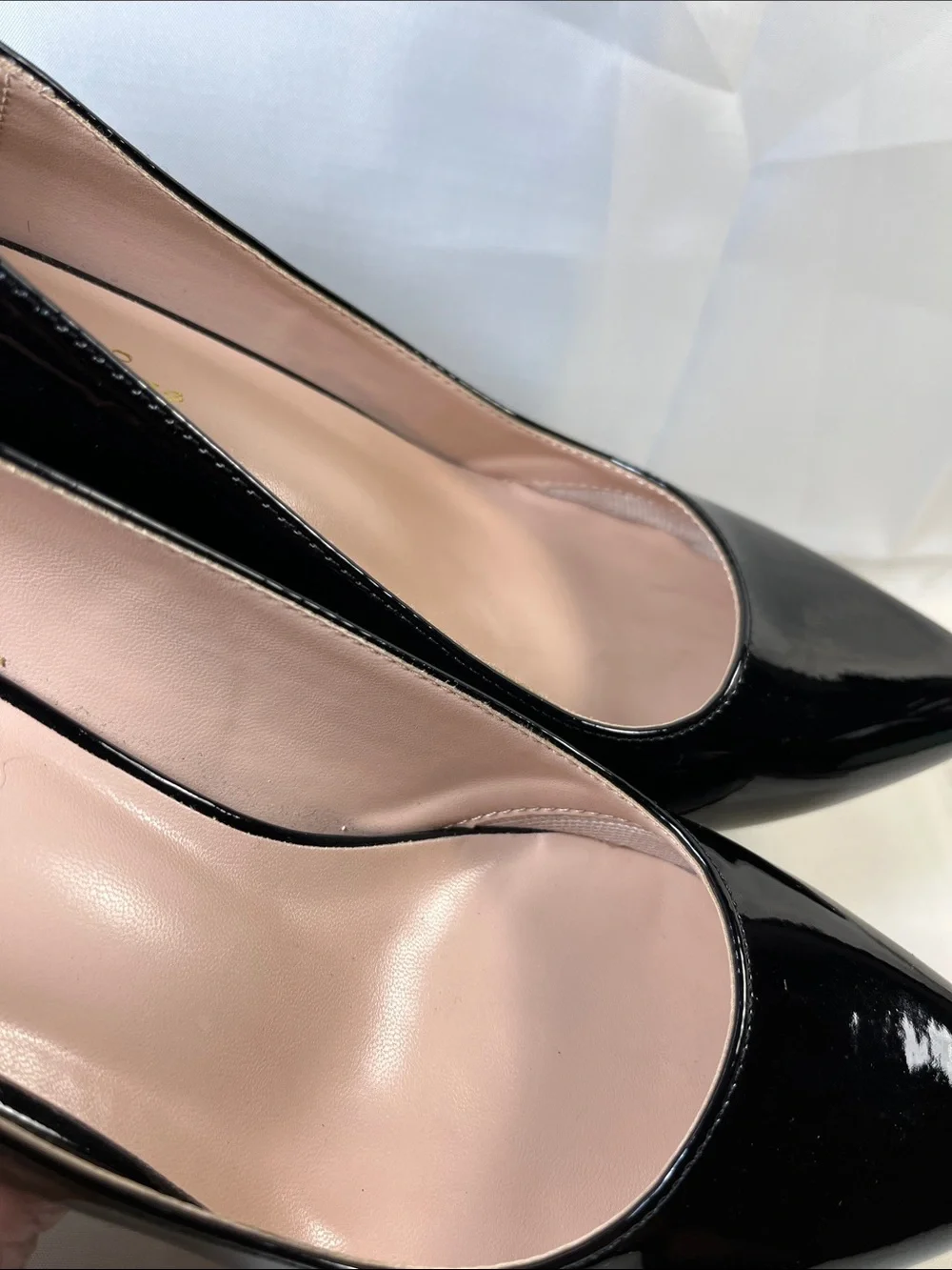 Elisabet Tang sleek black