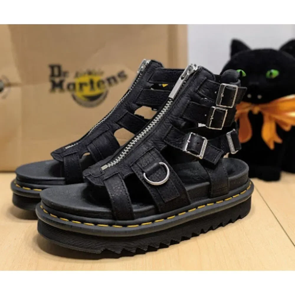 Dr. Martens color zebrilus