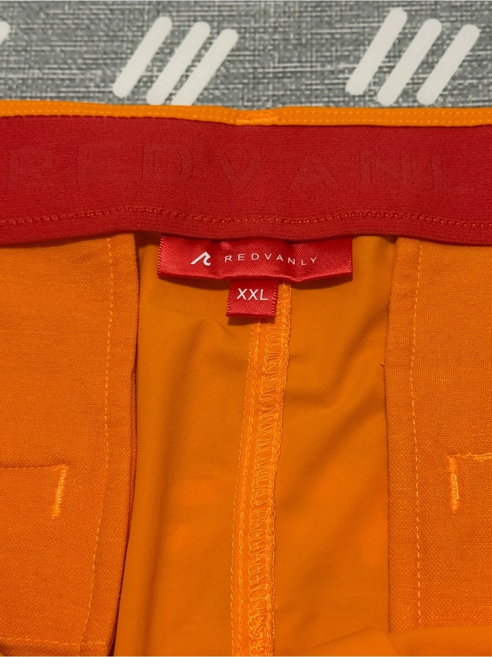 Redvanly nwt hanover