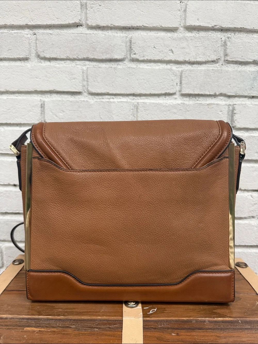 Uterque brown leather