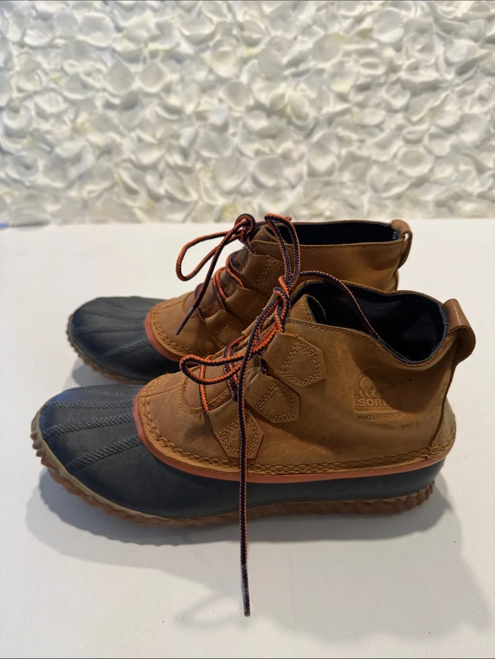 Sorel construction sturdy lace
