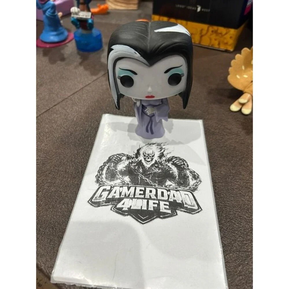 Funko Pop! TV: The Munsters Lily Munster # 197 RARE OOB