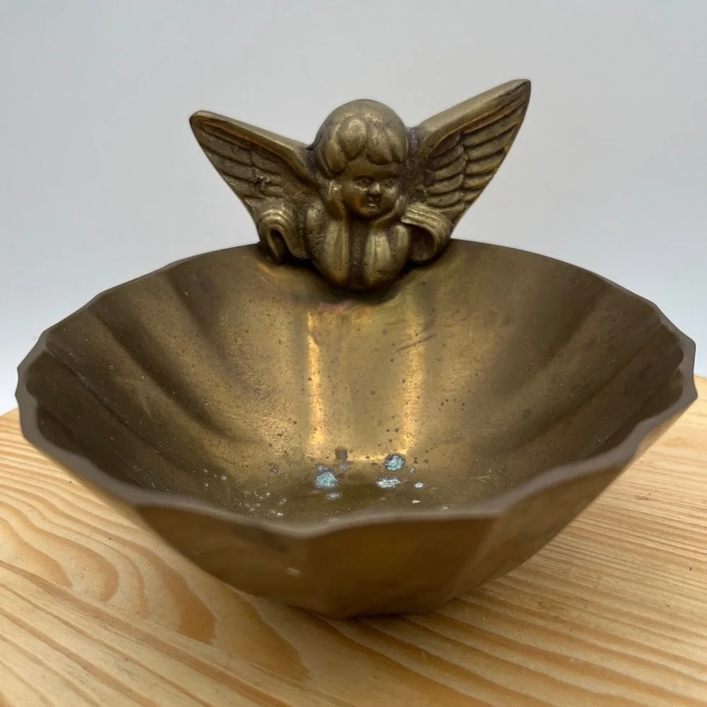 Vtg Solid Brass Cherub Angel Scalloped Trinket Bowl India   Hollywood Regency