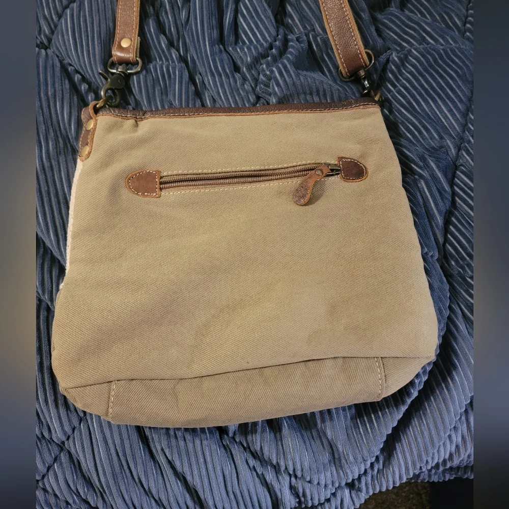 Myra Bag thrill chill