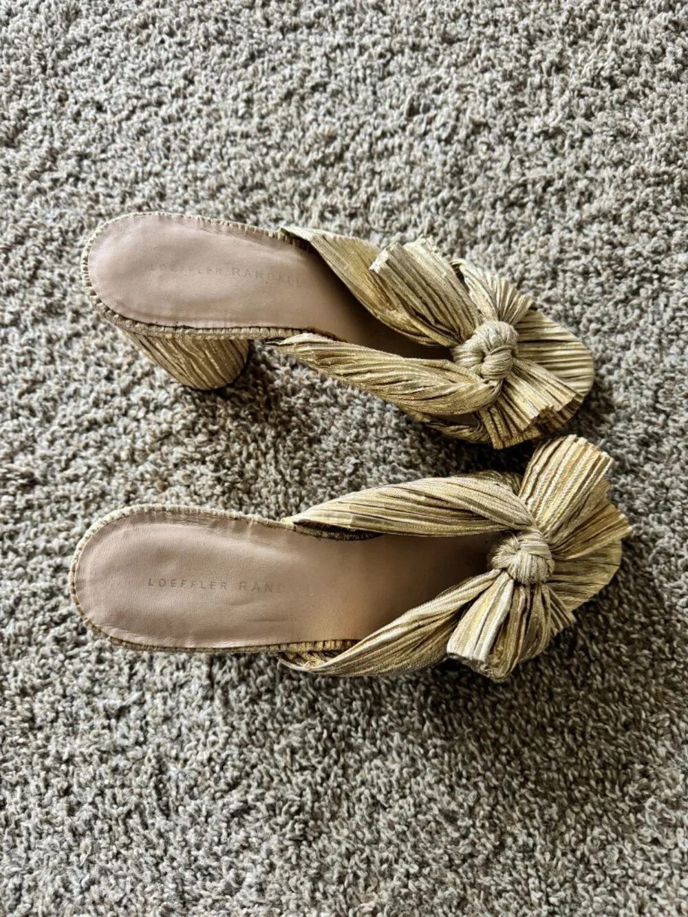 Loeffler Randall excellent pre