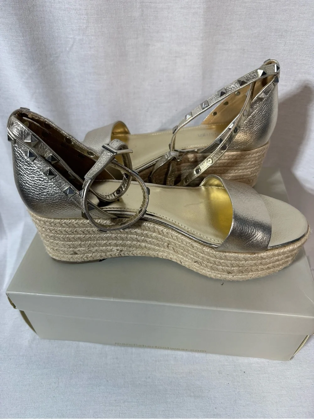 Marc Fisher straps smooth toe
