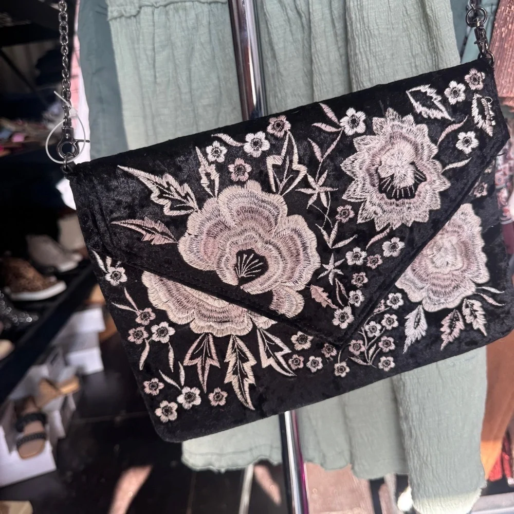 Pink Lily elegant black
