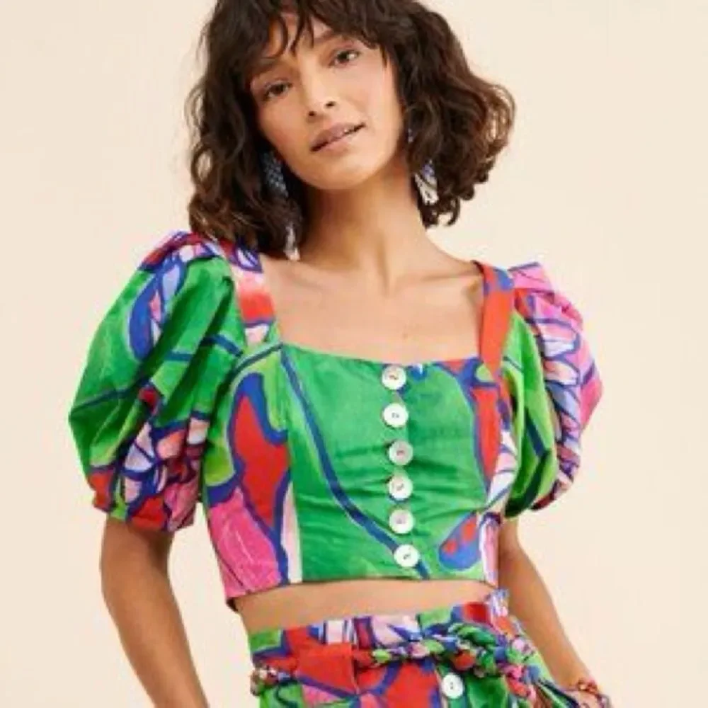 New FARM Rio Tropical Bunch Crop Green Multicolor Puff Sleeve Blouse