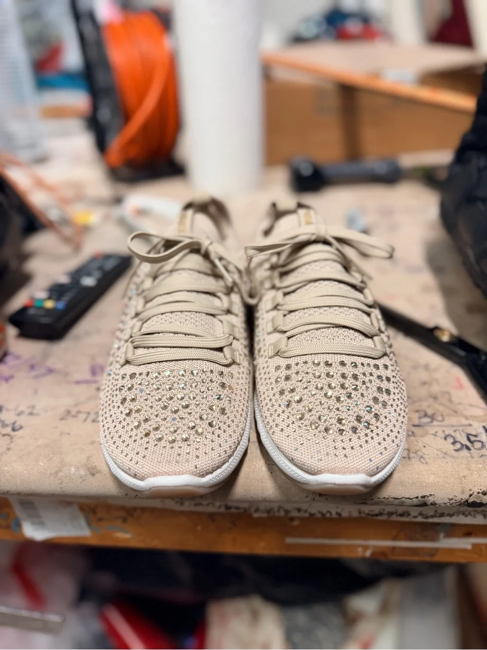 Aetrex Carly Sparkle Women's Size 10 Beige Rhinestone Knit Comfort Sneakers