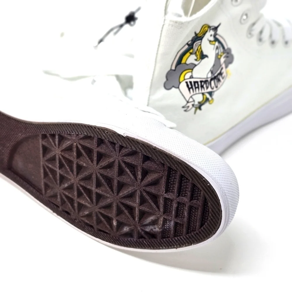 Hot Topic these canvas