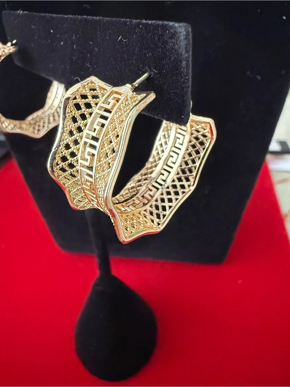 N/A 18k gold