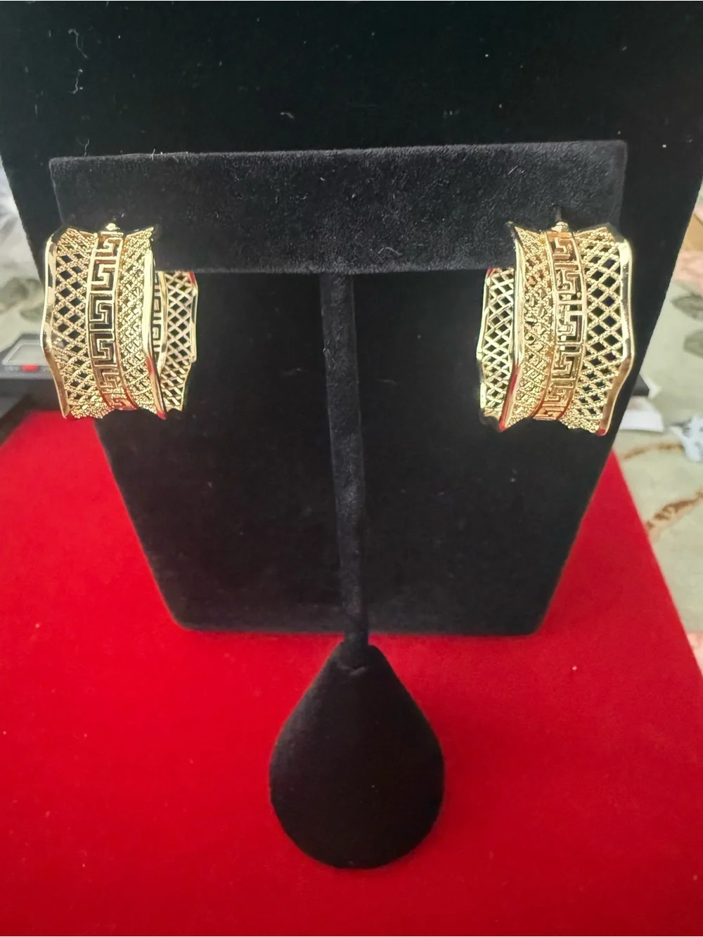 N/A 18k gold