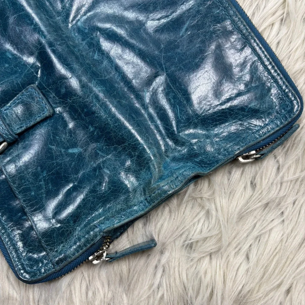 Tano distressed leather