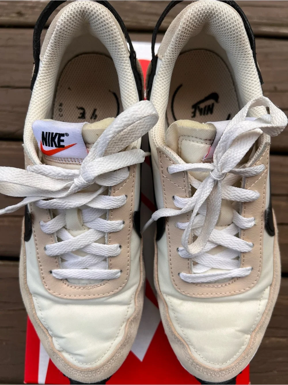 Nike lightweight sneakers