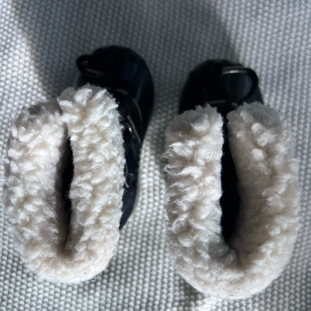 Sorel Yoot Pac Black Waterproof Snow Boots.