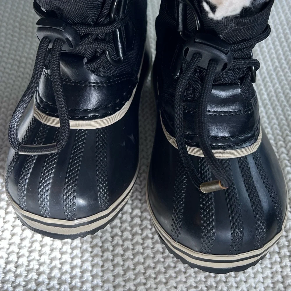 Sorel Yoot Pac Black Waterproof Snow Boots.