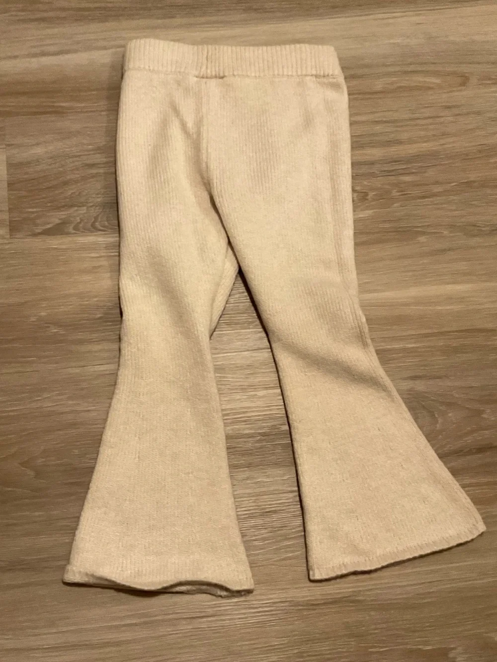 OshKosh Bgosh cream knit