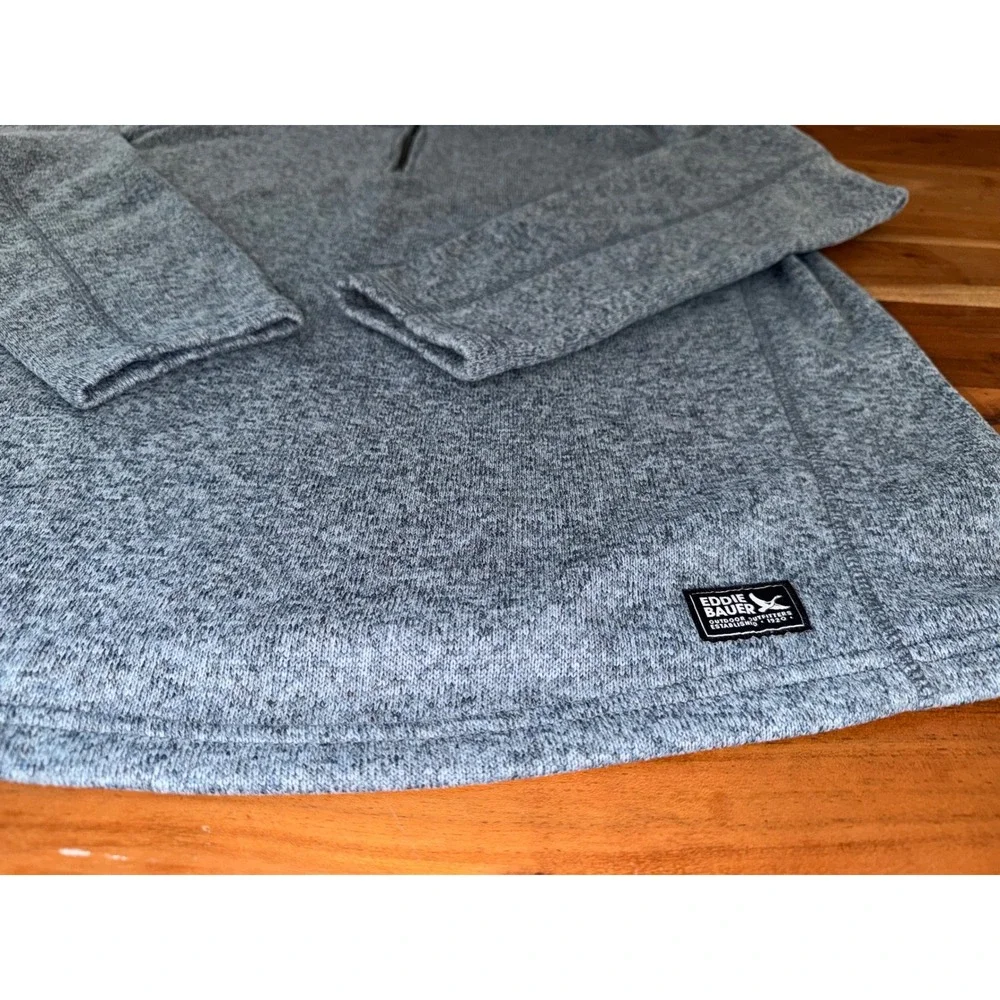 Eddie Bauer fleece touch chest